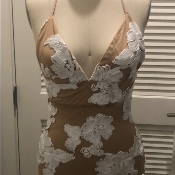 Nude floral dress - Picture 2 of 6